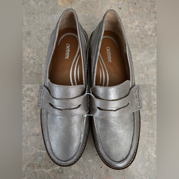 Women's Aetrex Collette Brushed Silver Leather.  Size 36/  US 6.5 - Picture 4 of 7